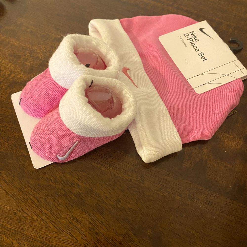 NWT Nike baby cap and socks, pink and white